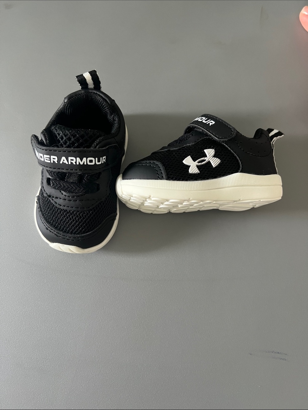 Under Armour BABY Black & White Velcro Sneakers 2K